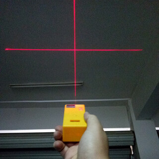 He jiagong laser level liner new rechargeable cross 6-meter red light external electronic level simple ordinary cross model + 1 plate hardcover battery