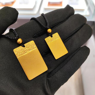 Yibiy ancient method inherited gold-wrapped silver xiangyun wushi brand pendant for women, safe and sound square brand gold necklace pendant gift xiaoxiangyun wushi brand, gold-wrapped about 0.8 grams, free