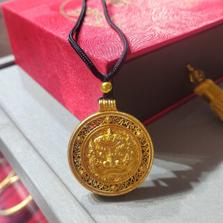 Yibiy gold-plated silver unicorn pi xiu eight treasures compass pendant for women solid hollow lucky pendant necklace collarbone sweater chain unicorn pi xiu eight treasures compass pendant (free black rope