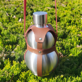 304 stainless steel wine bottle wine gourd 1 jin jin equals 0.5 kg 2 jin jin equals 0.5 kg 3 jin jin equals 0.5 kg 7 jin jin equals 0.5 kg outdoor portable wine bottle household small wine kettle w true color 2 jin jin equals 0.5 kg equipped with leather case + funnel + wine glass