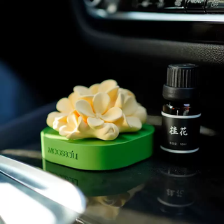 Yusenyi high-end car aromatherapy perfume interior decoration osmanthus car ornaments for men and women car long-lasting light center console decoration golden osmanthus ornaments default osmanthus essential oil 1g