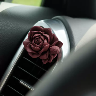 Yusenyi car aromatherapy car air conditioner air vent teddy bear fragrance rose love perfume car premium ornaments antique red corolla default blue wind chime need other flavor remarks 1g