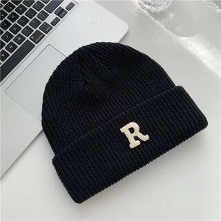 2025 new autumn and winter all-match warm japanese internet celebrity hat letter r logo knitted hat for men and women black