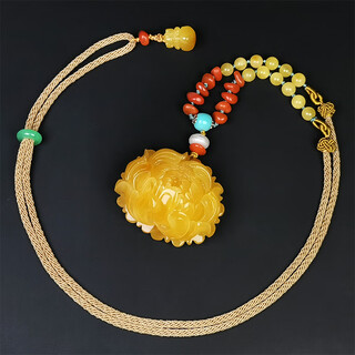 Hupai, one thing, one picture, one certificate, natural beeswax pendant, carved peony flower pendant, sweater chain necklace, chicken fat yellow, flower pendant, 15.98g, 33*40*20mm
