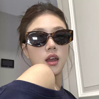 Lecali sunglasses women's sunglasses cat's eye retro tortoise color european and american hot girl street photography internet celebrity 2025 new internet celebrity premium retro sunglasses leopard gray film