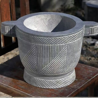 Stone mortar for making glutinous rice cakes, household tools for making rice cakes, glutinous rice and chili stone, natural bluestone jar, commercial large old-fashioned, diameter 40, inner diameter 32, height 30, free stone hammer 0ml