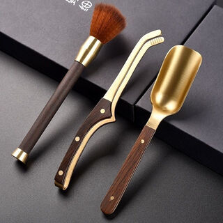 Meikejie tea clip, tea cup clip, tea tweezers, tea set accessories, copper tea making tools, cup washing tea clip, thickened and non-slip, copper and wood integrated curved clip + tea spoon + tea pen (model)