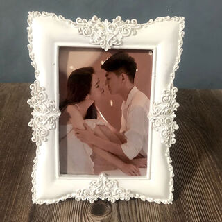 Fantasy european internet celebrity light luxury 7-inch photo developed wedding photo studio photo frame stage exquisite resin home decoration white photo 7-inch