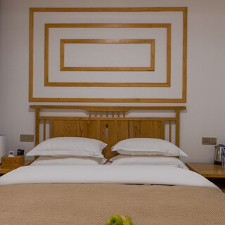 Leju two-bedroom, two-bathroom suite with independent courtyard