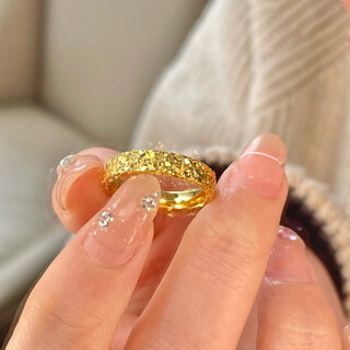 Qmxd gold shop same style crushed ice ring for women light luxury imitation sand gold long-lasting index finger ring flashing fish scale texture ring 4mm crushed ice ring us no. 8 (recommended weight 130-140jin jin is equal to 0.5kg)