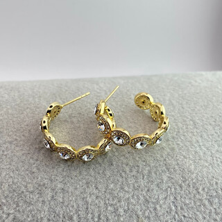 Xuping xuping jewelry imitation crystal simple earrings girls daily versatile birthday gifts x001069781 white