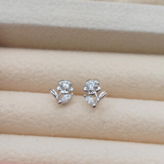 Xuping xuping jewelry alloy fashion temperament mini exquisite, sweet and versatile commuting small flower earrings gift accessories x001164579 earrings