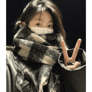 Scarf autumn and winter women's high-end atmosphere 2025 new black and white plaid korean couple warm thickened scarf for men black and white plaid-210*28cm
