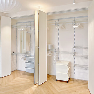 Platinum-resistant metal wardrobe whole house customized wardrobe bedroom steel frame wall household open cloakroom wardrobe cabinet environmentally friendly metal wardrobe specific price is subject to the plan