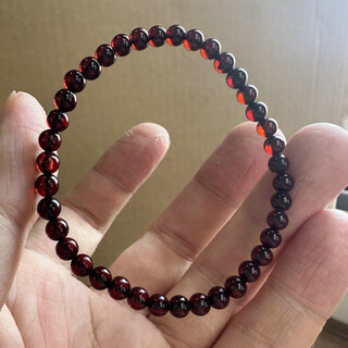 Zhou runxi's old inventory sells hong kong natural amber and blood amber accessories bracelets in the 1990s. single price. natural amber and blood amber accessories bracelets (about 4-5mm).