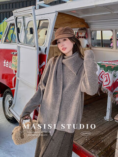 Xiaohongshu’s popular model for fat girls who bring their own scarves and pullovers, loose sweaters, winter plus-size women’s clothing, slimming long-sleeved knitted truffle color – bring your own scarves, batch taken, shipped in 7 working days s