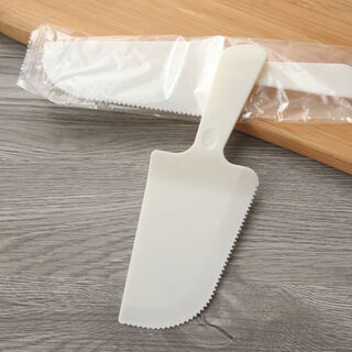 Fantasy serrated knife individually packaged disposable knife frosted plastic knife large cutter disposable cutter independent serrated beige cutter 100 pieces