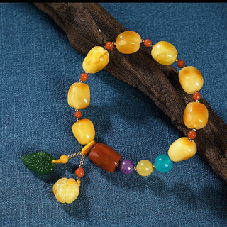 Ouchini beeswax bracelet, amber chicken fat yellow, shape-shaped duobao bracelet, southern red bucket beads, jasper pumpkin accessories, send chinese valentine's day gifts