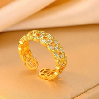 Sparkling broken diamond hollow coin ring, open design suitable for many hands, non-fading, light luxury, niche fashion and versatile, golden broken diamond coin ring, open design