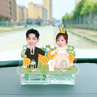 Litian car center console decoration villain couple baby shake his head customized avatar two persons family of three shake wedding dress double 294 models solar dual use