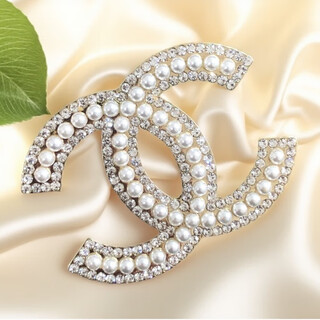 Snqp small fragrant style pearl brooch-like corsage for european and american celebrities, fashionable matching coat, french design brooch, pearls full of diamonds-322