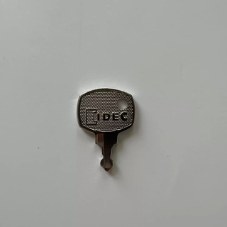 Idec132 new key yaskawa robot dx100yrc1000 teaching pendant switch key debugging special unit price