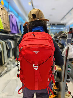 Outdoor hiking bag women's lightweight mountaineering bag travel lightweight travel backpack sports waterproof red