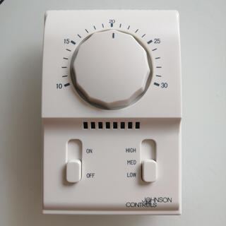 Johnson single cooling/heating and cooling air conditioning fan coil thermostat panel johnson t2000eac-0 temperature control switch johnson t2000eac0c0 single cooling (branded)