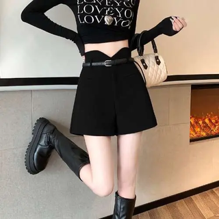 设计感加厚秋冬短裤女2024韩版显瘦高腰A字靴裤小众阔腿休闲裤子 黑色送腰带 S