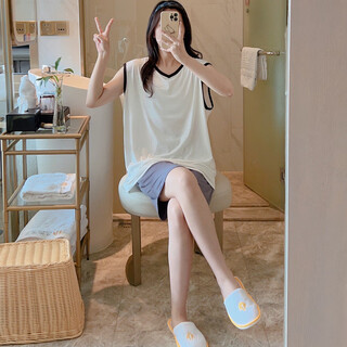 Goldlion250斤大码凉感冰丝莫代尔睡衣女背心短裤V领色可外穿家居服套装 S96994白(黑灰裤) L