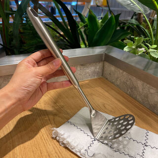 Kanda iron pot mashed potato artifact 304 stainless steel household potato purple potato pumpkin masher baby food supplement masher