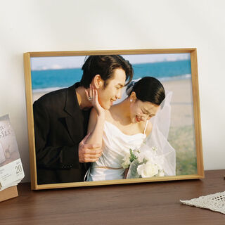 Fantasy high-end wedding photo frame table 6-inch 7-inch wedding registration photo frame. wash the photos to make a photo frame for hanging on the wall. raw wood color. only send photo frames without washing the photos. 7-inch hanging pendulum dual-purpose. inner diameter 12.8x17.8cm. table setting push