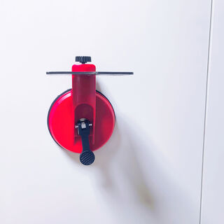 Glass suction cup powerful suction cup level bracket high-precision outdoor wall-mounted laser leveling meter tile glass suction cup level bracket one