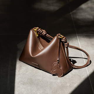 Nalandu 2025 autumn and winter new bucket bag fashionable shoulder bag design crossbody bag large capacity commuting bag for women coffee color length 31.5cm* thickness 10.5cm* height 21.5cm