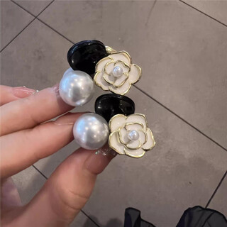 Xiao panda 2025 new retro camellia pearl mini small clip female bangs broken hair clip princess hair card headdress white camellia + pearl pair