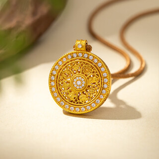 Yalundi eight treasures compass sand gold long necklace for men and women high-end light luxury niche 2025 new pendant sweater chain gift