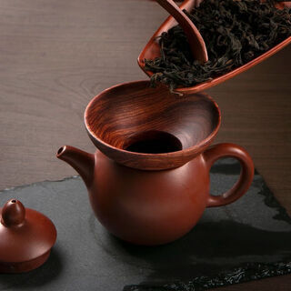 Vinoa solid wood tea pouring device tea leakage whole wood tea pouring device funnel tea guide tea into the pot tea taking tea dustpan tea ceremony spare parts tea pouring device north american walnut model