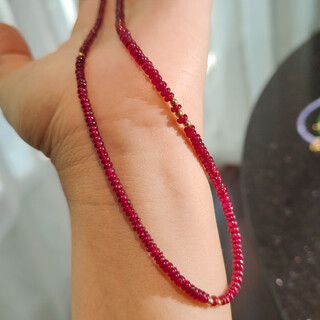 Fei sheng ji fat dong lai's same style tanzanite necklace 18k gold colored gemstone beads ruby pigeon blood tanzanite diopside 18k gold ruby beads (length of necklace is about 42cm)