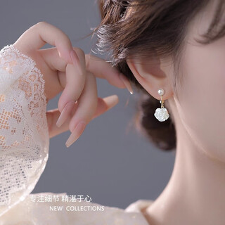 Qi xiaomi camellia earrings for women 2025 new niche high-end imitation pearl earrings light luxury earrings temperament tassel earrings a pair of camellia earrings