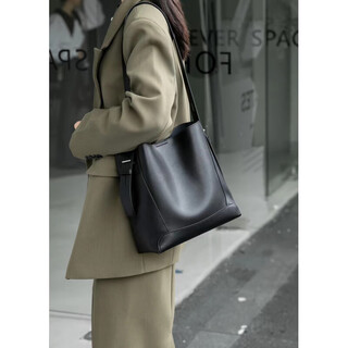 Goldlion g+ goldlion genuine leather women's bag trendy fashion large-capacity cowhide bucket bag 2025 new leather crossbody shoulder bag black in stock