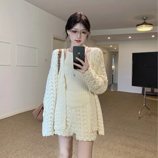 Lazy style suit for women, retro hollow cardigan vest, 2025 super hot outfit, a complete set of new shorts trend ++2025 outfit, a complete unique and beautiful set s