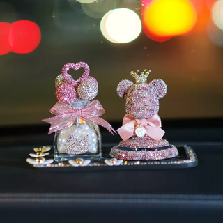 Yusenyi car perfume car aromatherapy car long-lasting light fragrance supplies solid balm high-end internet celebrity ornaments big head bear powder-diamond fragrance love aromatherapy-daisy cushion