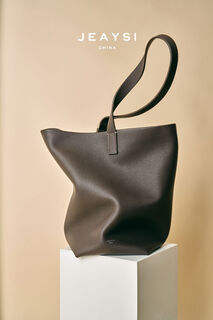 Yusen yijiaye jeayi05 xia xin commuting simple and generous design genuine leather one-shoulder diagonal bucket women's bag large bucket-chocolate b-adjustable shoulder strap