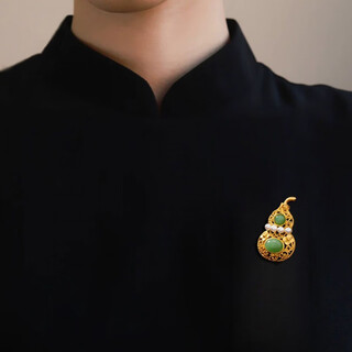 Snqp full diamond emerald fulu gourd magnetic buckle brooch plated with 18k gold shirt collar decoration without hole corsage brooch filigree gourd brooch