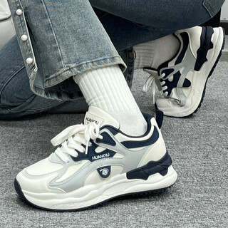 Global thick-soled sports shoes for women, popular 2025 new versatile autumn and winter niche ins heightening casual running dad shoes