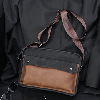 New trendy brand casual retro messenger bag, simple shoulder bag, stitched horizontal crossbody bag, trendy korean style men's bag, black with coffee-
