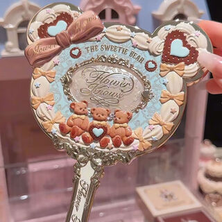 Flower know new product flower know shell pearl hand-held mirror princess style ocean mermaid high-looking cosmetic mirror mini pendant sweet bear hand-held mirror (limited color mint green) 1 piece