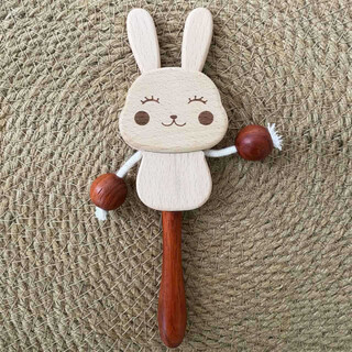 山头林村木制婴幼儿纪念玩具安抚宝宝可爱猪可爱兔摇铃婴幼儿乐器六件套 小兔拨浪鼓