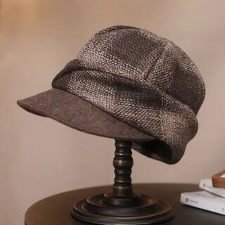 New ear protection hat for women in autumn and winter, versatile british retro octagonal hat, warm ear protection mother hat, fashionable and stylish, golden sand color, one size fits all 50-62cm