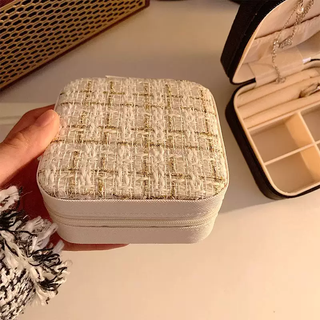 Yusenyi small fragrant style jewelry box portable small gold necklace ring earrings earrings hand jewelry jewelry storage anti-oxidation beige small fragrant style jewelry box beige small fragrant style jewelry box 1 layer 1 piece 1 layer